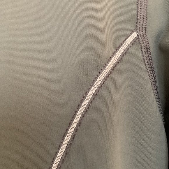 Lululemon grey long sleeve top - Picture 5 of 5